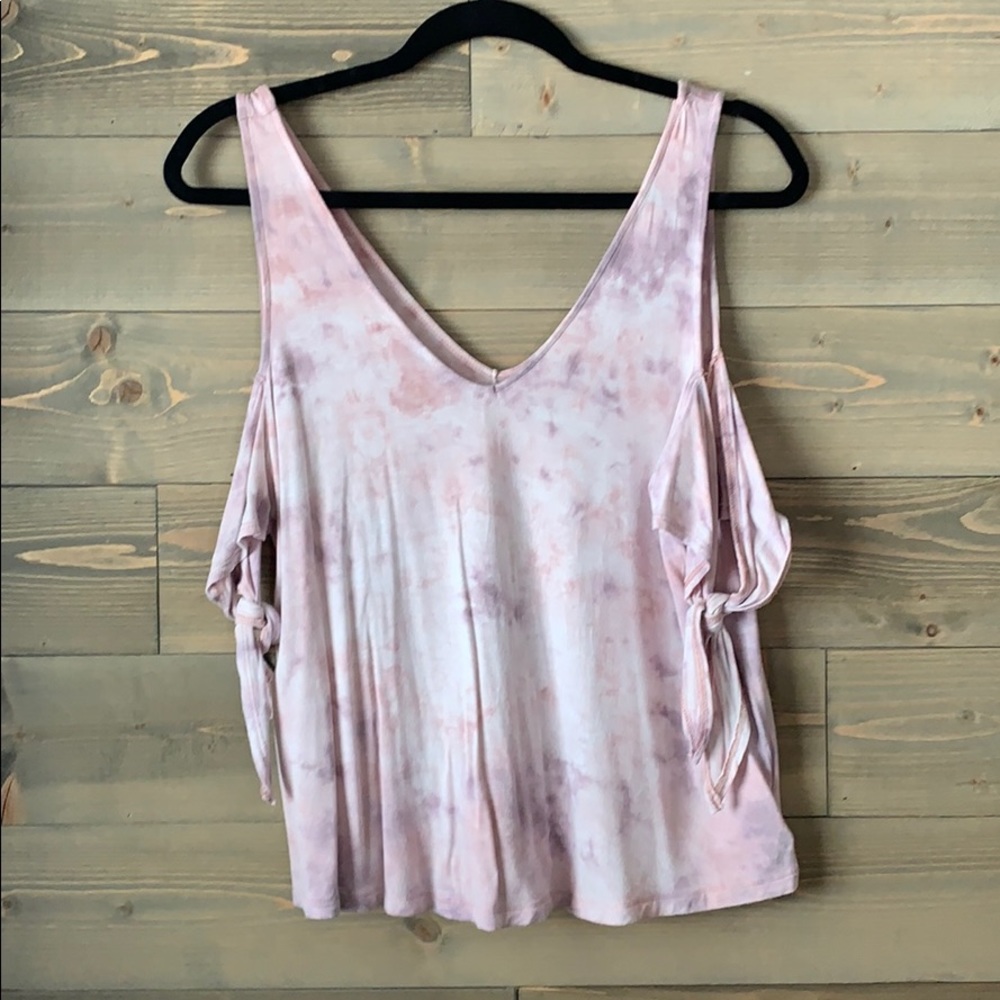 Cold shoulder tank top